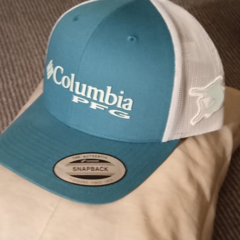 Columbia and ARIAT hat